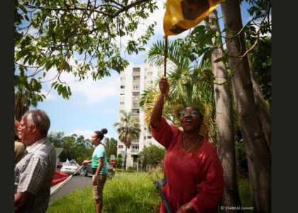 Sur le QG Zazalé, Les combats sont nombreux : défense de la nature, souveraineté alimentaire, valorisation de la langue et de la culture, lutte décoloniale et contre la flambée actuelle des loyers et des prix, contre la sur-consommation etc.