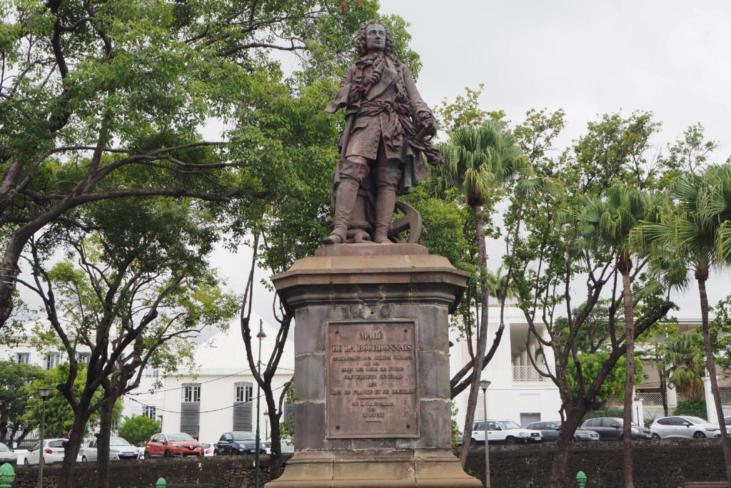 Statue de Mahé de La Bourdonnais