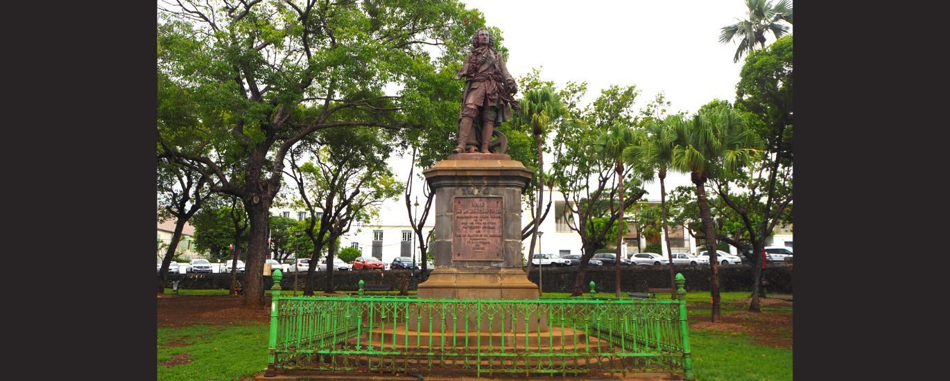 Statue de Mahé de La Bourdonnais