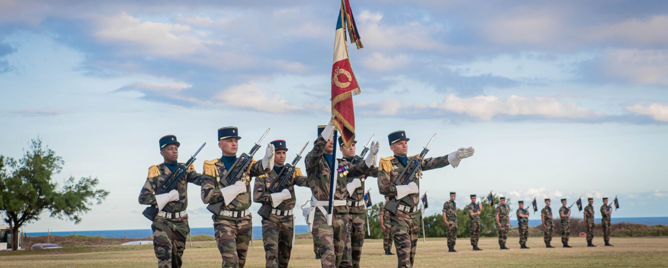 cérémonie militaire d'accueil des volontaires au RSMA