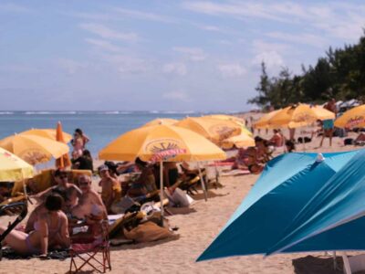 parasols la saline les bains plage planch' alise anniversaire 40 ans manifestation SOS DPM 974 zazales