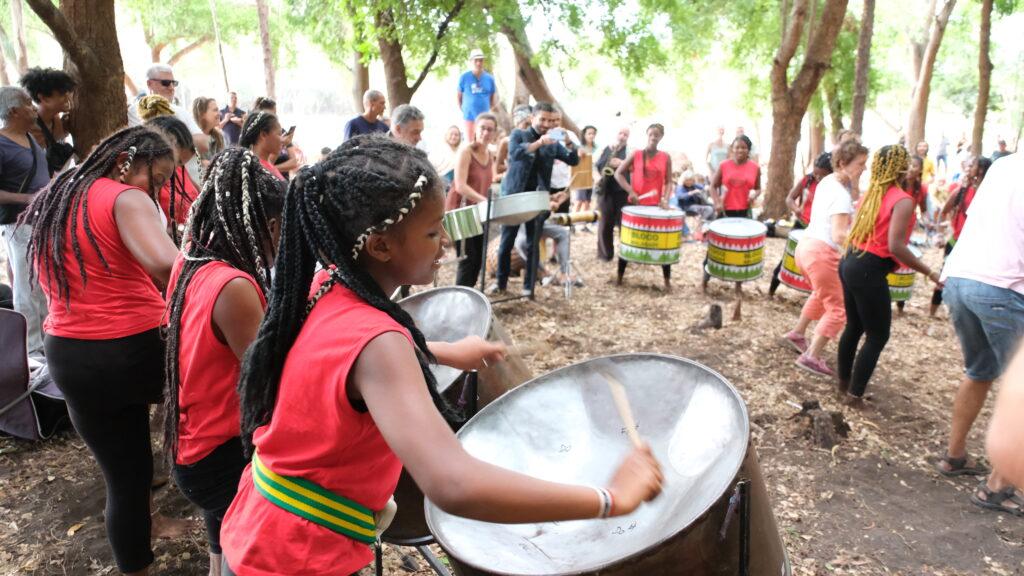 Bloco Malagasy Eau de coco Bel avenir batucada Tuléar Madagascar opus pocus