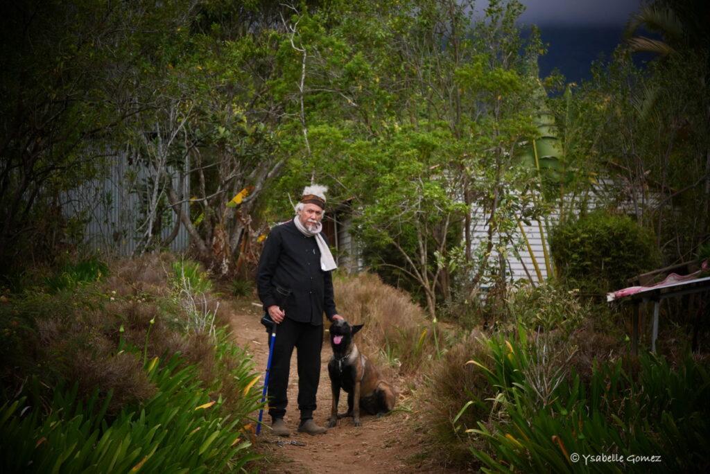 Alain Hoareau, habitant de la Plaque à Mafate, a deux malinois pour se protéger. (Photo Ysabelle Gomez)