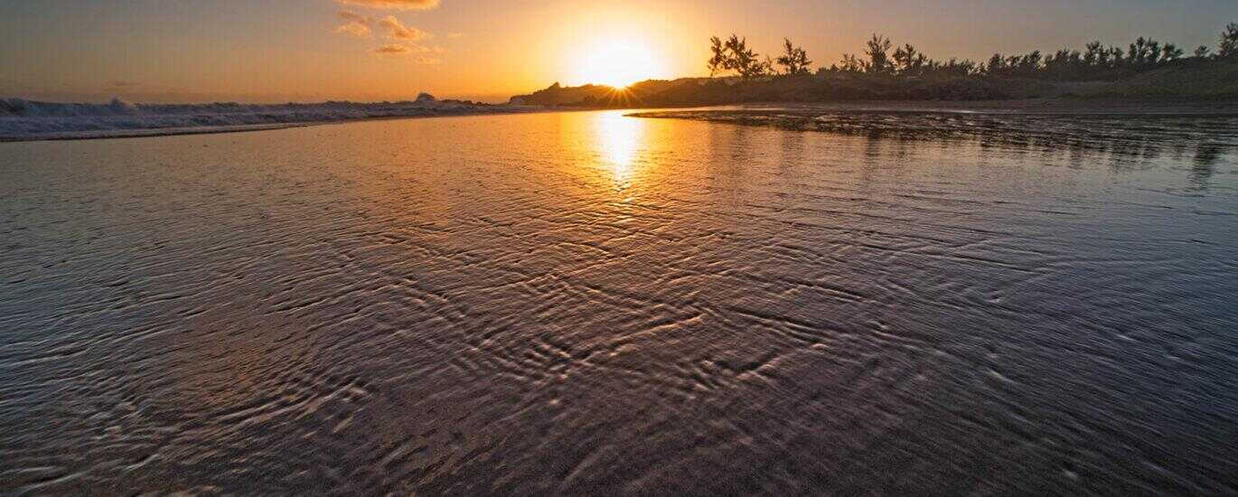 Coucher de soleil sur la plage de Saint-Leu