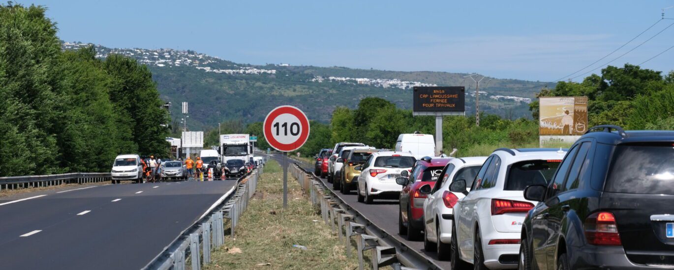 manif retraites barrage Savanna Saint-Paul jeudi 20 mars