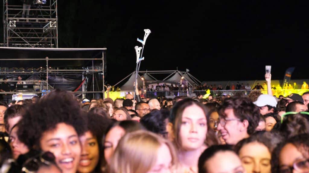 Angèle chanteuse Sakifo 2023 concert public