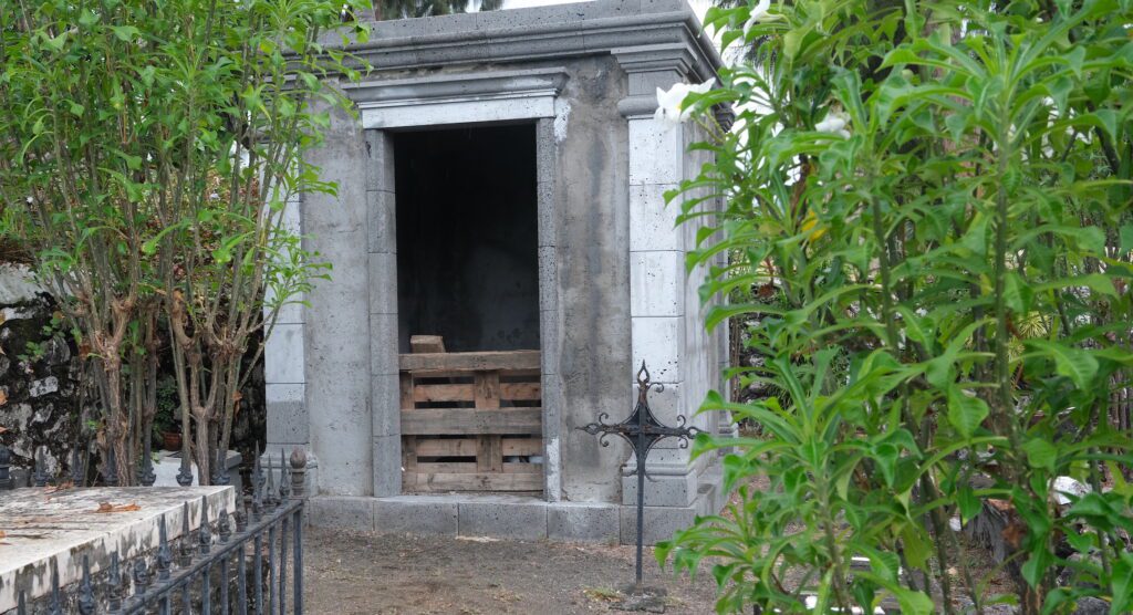 Cimetière marin de Saint-Paul Caveau Deleflie