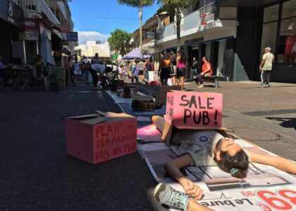 Action d'XR contre la prolifération de la publicité à Saint-Denis, septembre 2023.