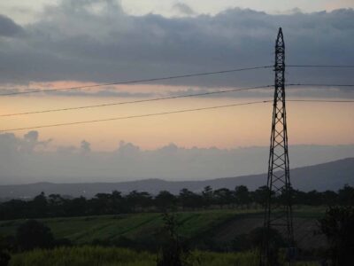 paysage du sud ligne électrique