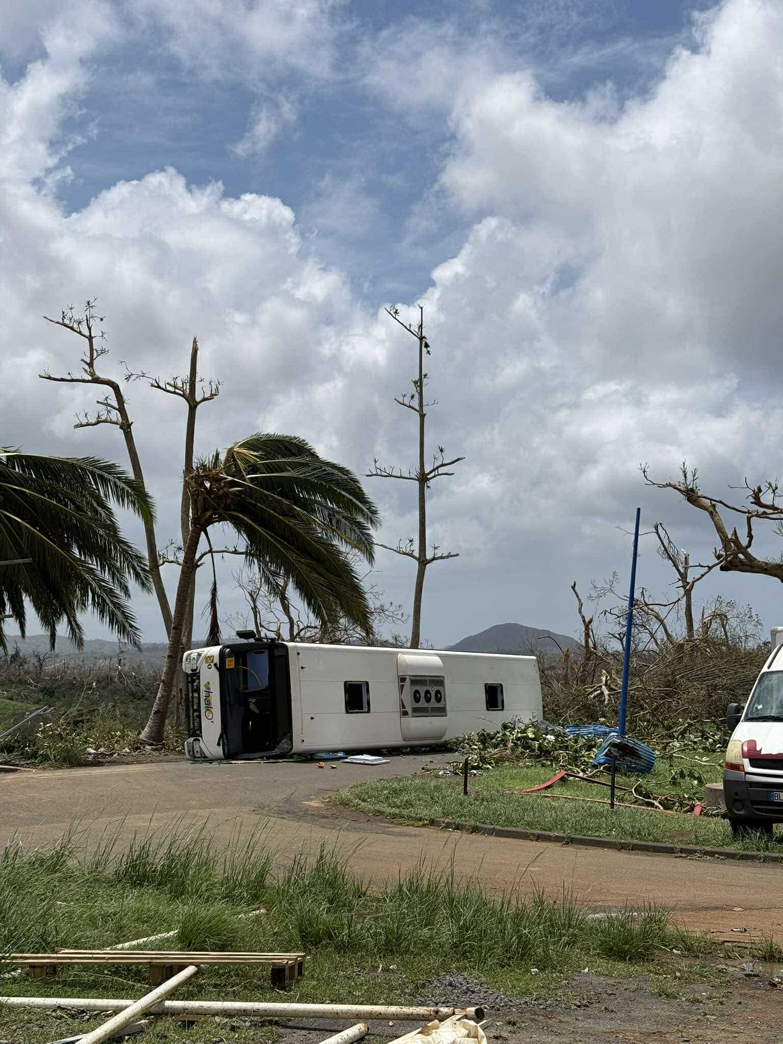 Cyclone Chido à Mayotte, dégâts de Tsingoni. Photo : Tom-Lou Cellier