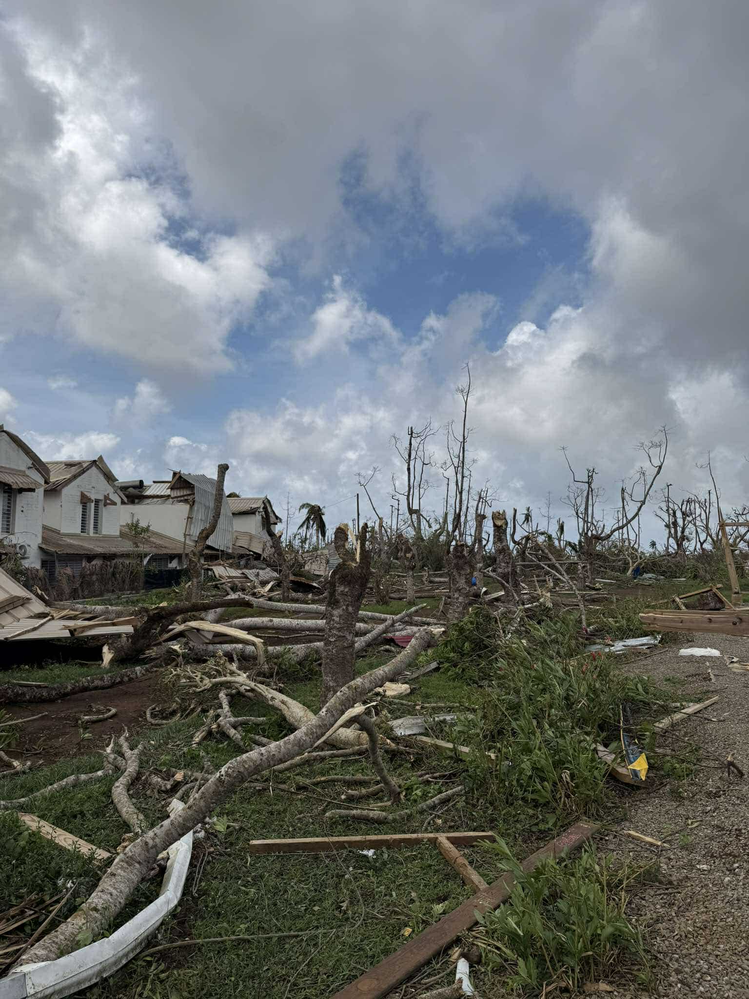 Cyclone Chido à Mayotte, dégâts de Tsingoni. Photo : Tom-Lou Cellier