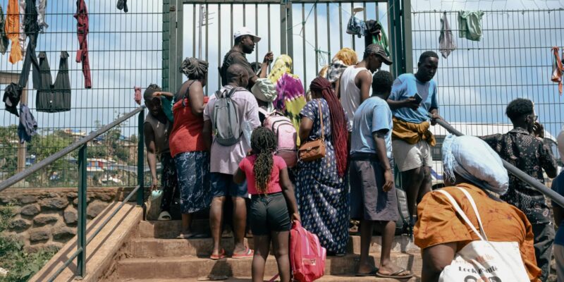 Mise à l'abri partielle de demandeurs d'asile organisée par la préfecture de Mayotte.