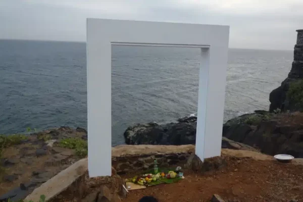 Reconstruire « La Porte du Retour » à Gorée