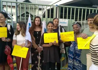 Les professeurs du collège Terrain Fayard à Saint-André suite à un incendie durant le week-end.